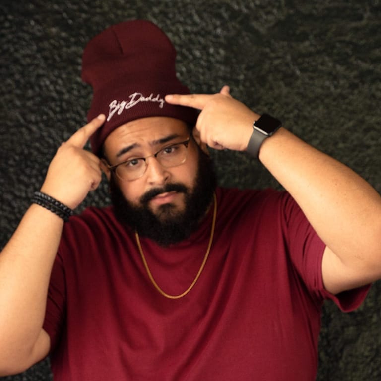 Big Daddy Signature Beanie and Basic Tee in Maroon Color